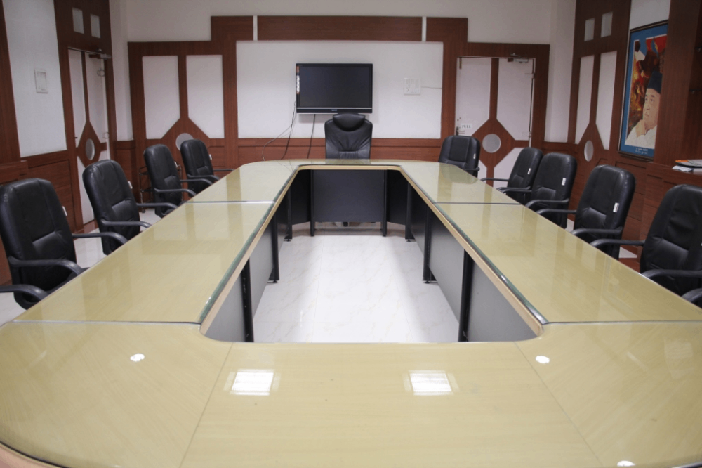 Dr. Bhojraj Seth Conference Hall (In the Vice-chancellor’s Office)